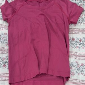 lululemon athletica Women's Pink Short Sleeve Tee